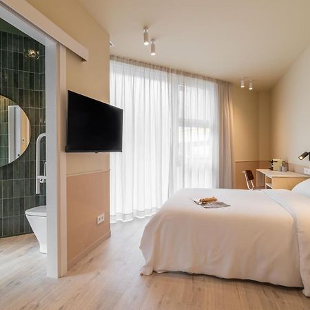La Florida Suites By Olala Homes لوسبيتاليت دي يوبريغات المظهر الخارجي الصورة